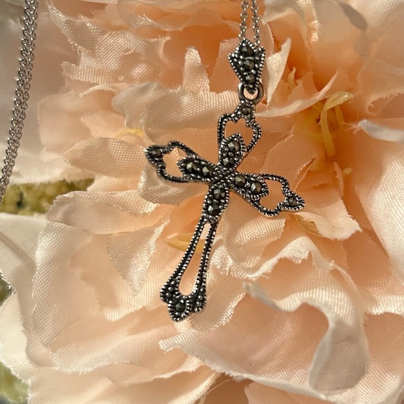 Marcasite Cross Set in Sterling Silver and on a Sterling Silver Chain - Picture 12 of 13